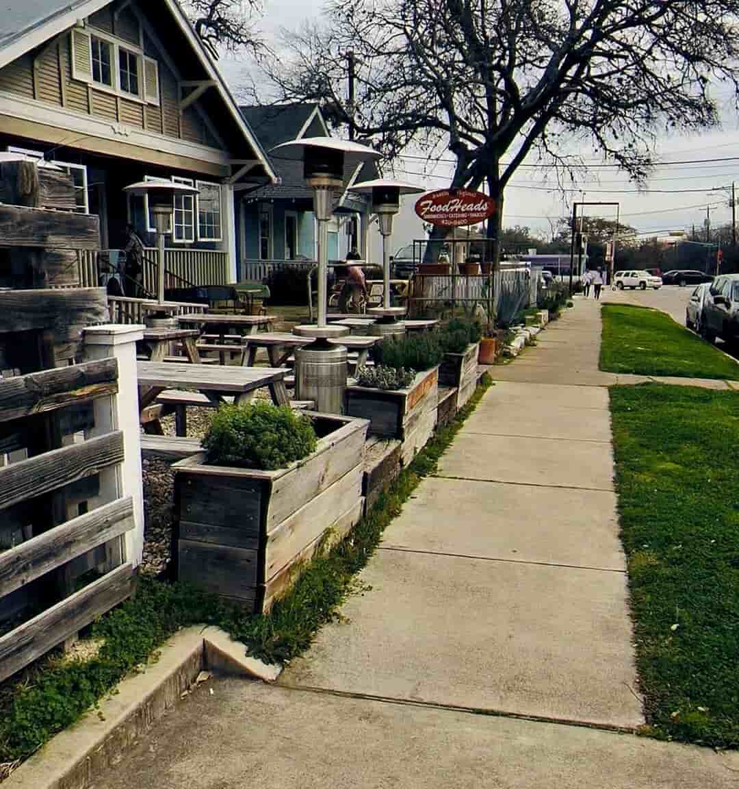 alt 1