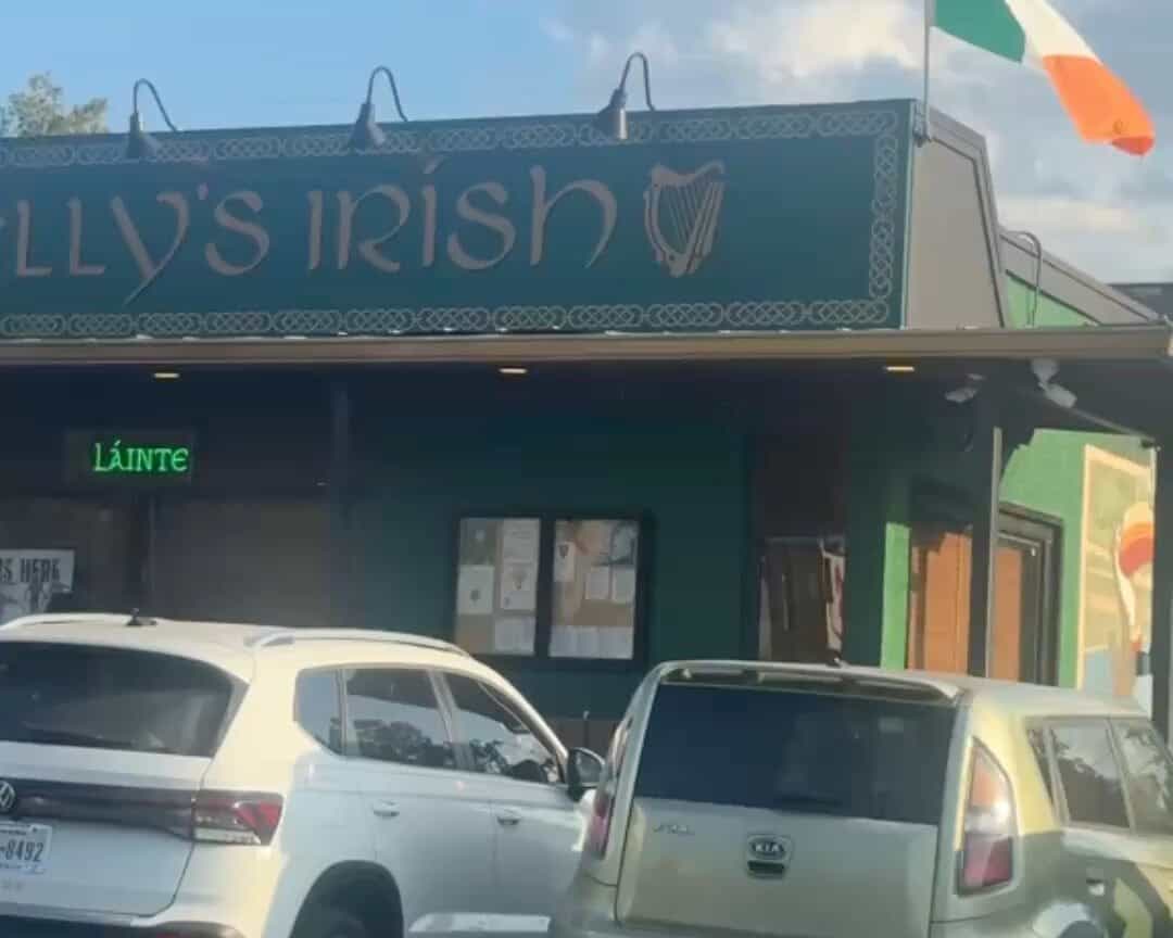 Kelly's Irish Pub