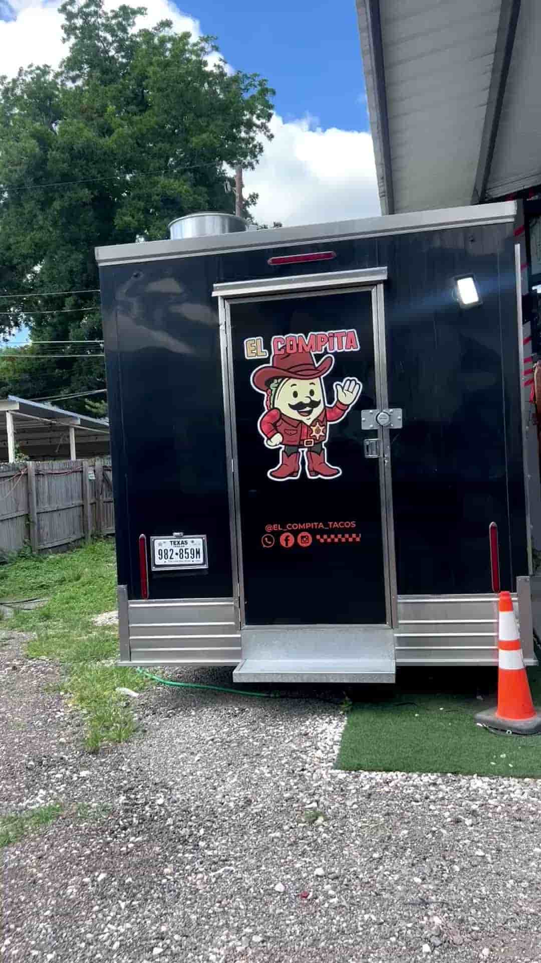 El compita tacos in Austin 1