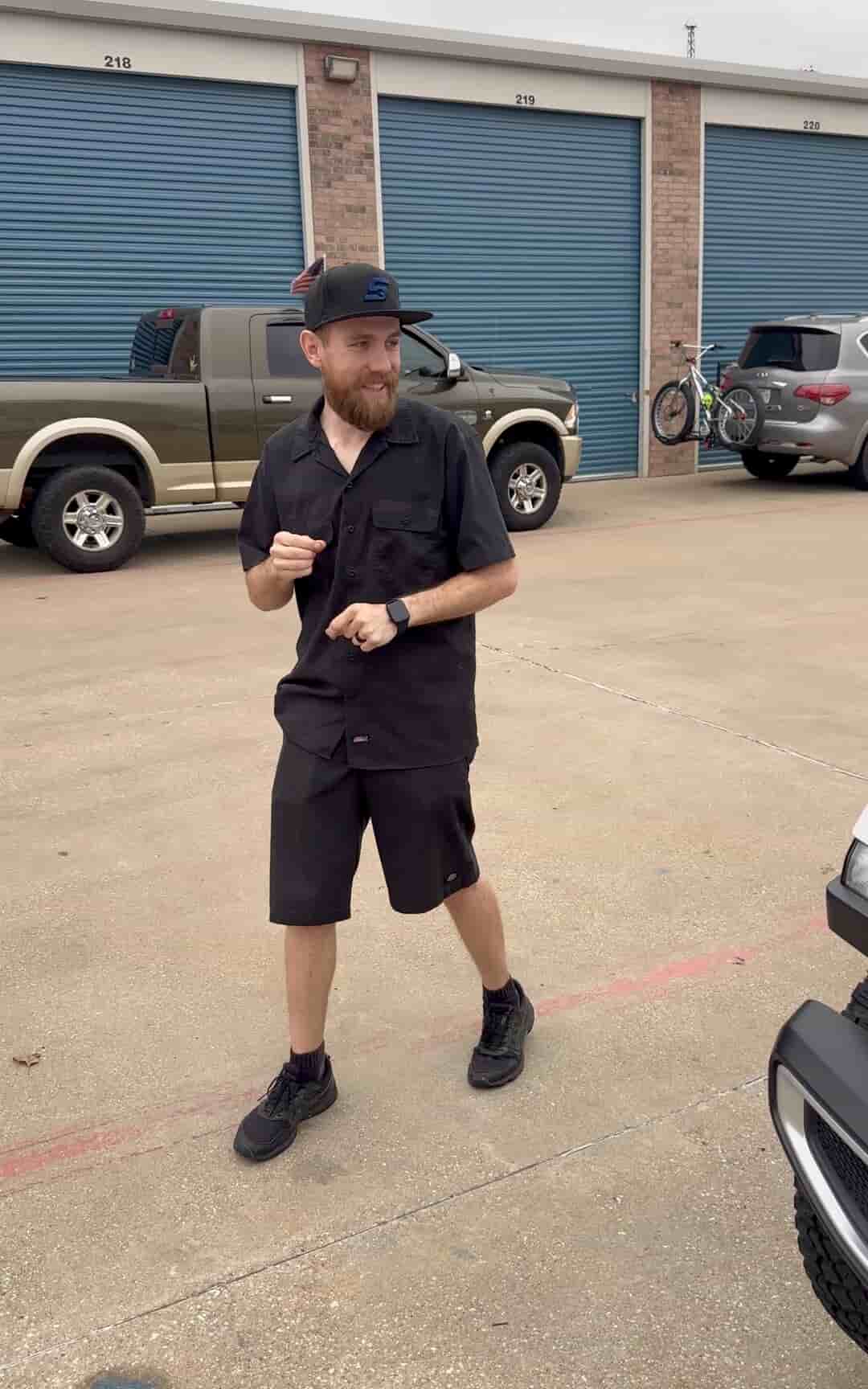 alt 1