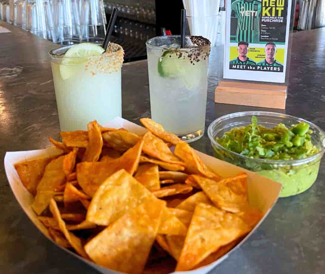 Happy Hours in Taco Flats-Lakeway 1
