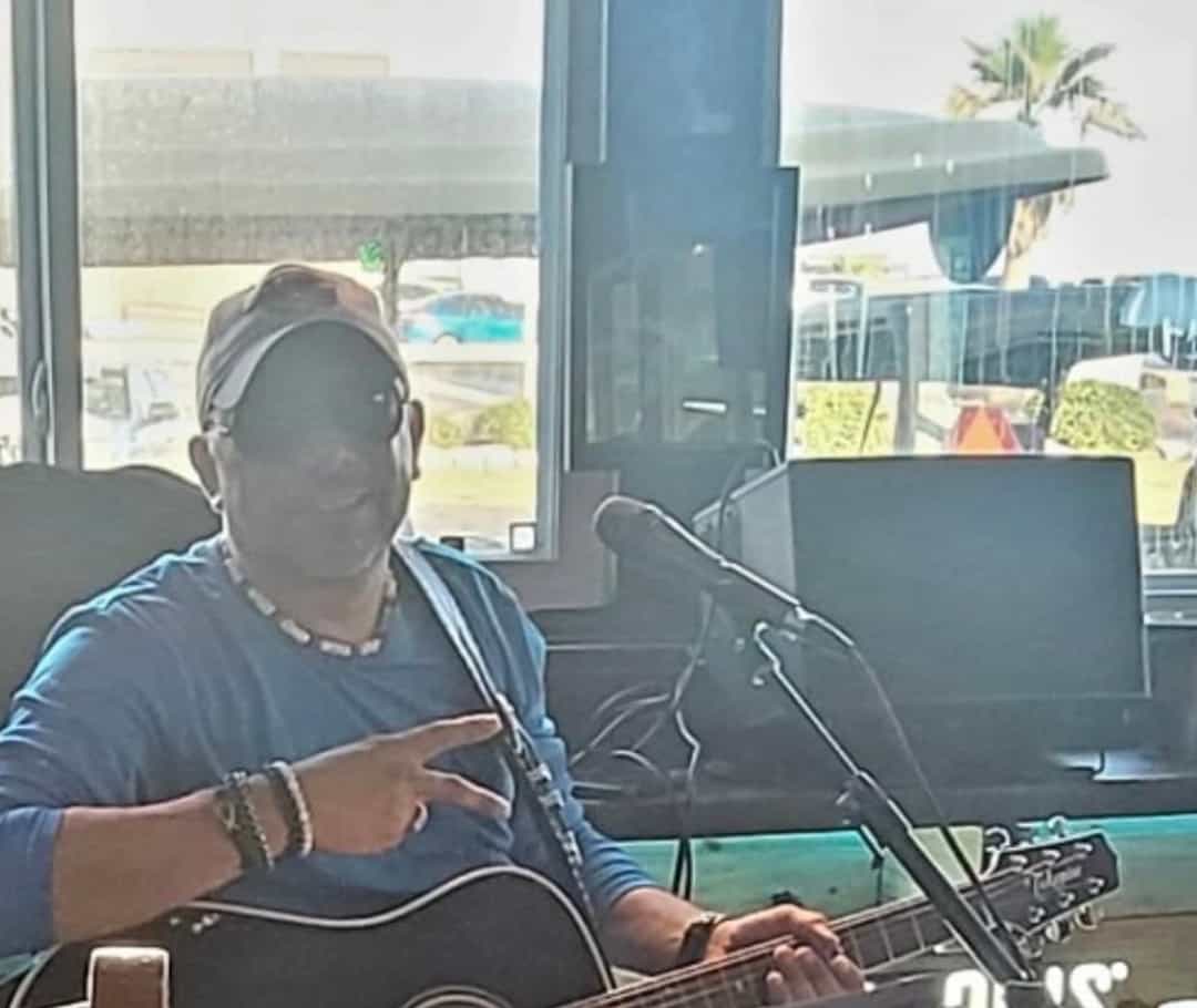 Live Music: Rolando Villarreal