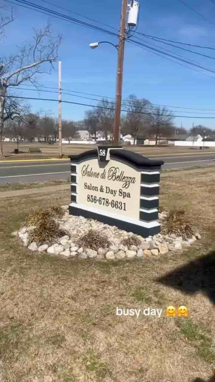 Salone Di Essenza in Austin 2