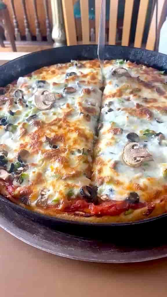 Conans Pizza North in Austin 5